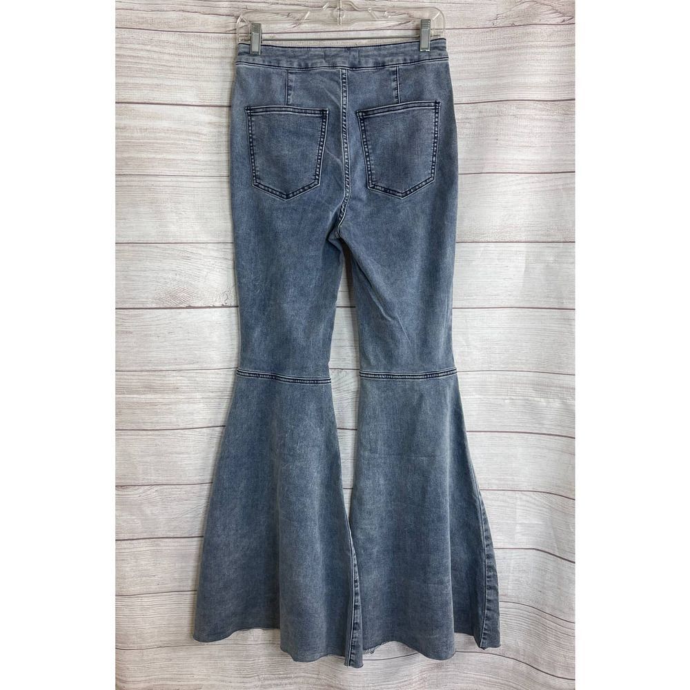 Free People Just Float Cloudy Indigo Flare Jeans Size 27 New Boho Festival - Picture 5 of 9